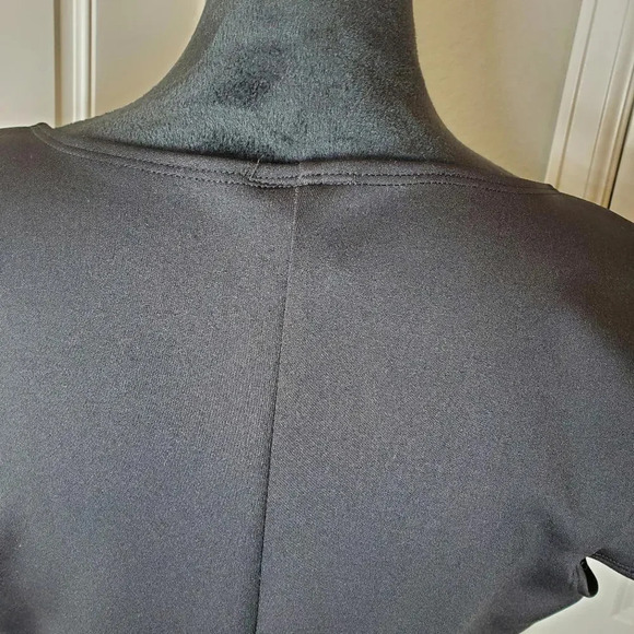 Torrid 2X Dress Black Ponte Sheath Short Sleeve Scoopneck Front Cut Out - Picture 10 of 10